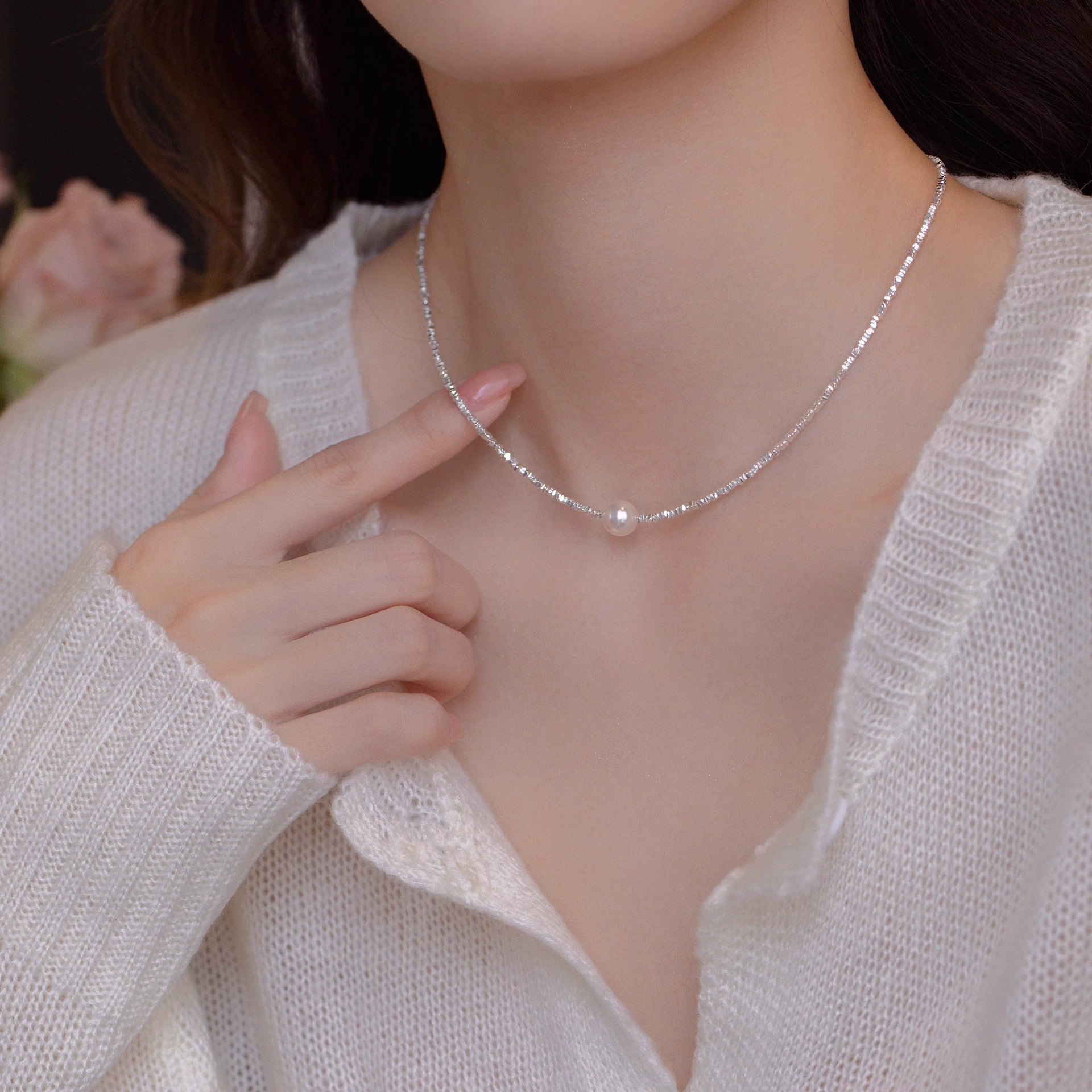 Подвесное ожерелье, дизайн-цепь для ключей и сумки, стиль light luxury, тренд 2025, белый