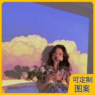 Happy Birthday Projector Pattern Single Card with Content Similar to Xiaohongshu, Creative Glowing Parent-Child Interaction
