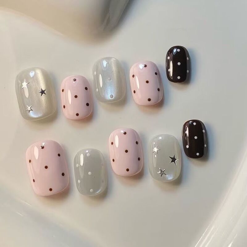Handmade Nail Art for New Year, Cute Cat-Eye Retro Polka Dots, Minimalist Style, Student Vibe, Brightening Nail Stickers