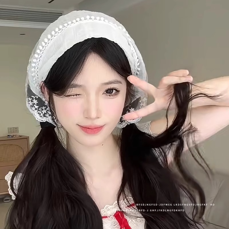 Francés estilo pastoral pañuelo de encaje mujer 2025 nuevo estilo de alta sensación pañuelo triangular atado correa de cabello atmósfera de cabello