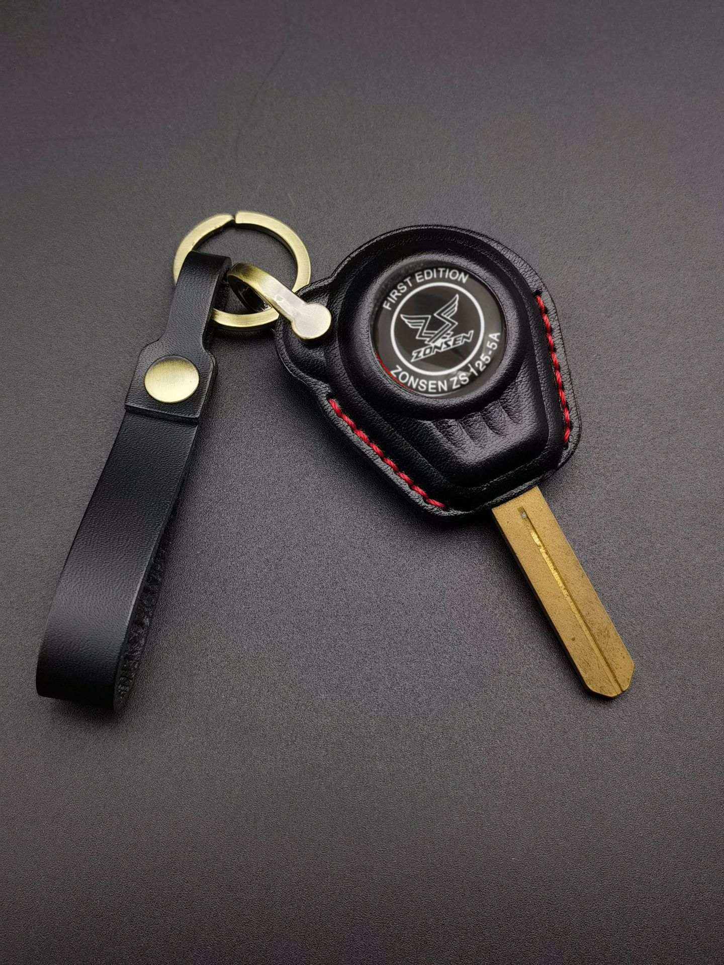 Suitable for Zongshen Yomi Little Bear Dundun Motorcycle Key Cover Bubble Zs125-5A Cowhide Key Bag Buckle