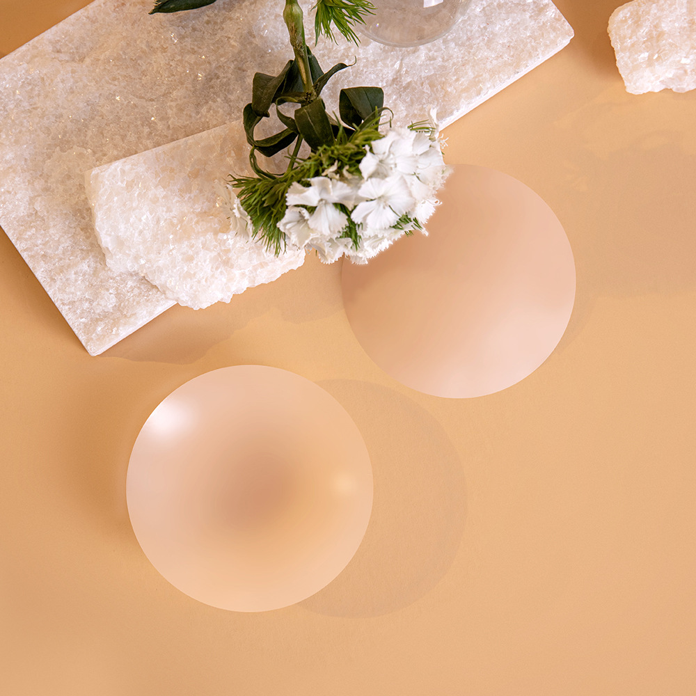 Glue-free body temperature self-adhesive chest patch anti-exposure nipple patch manufacturer seamless ultra-thin solid anti-bump nipple patch