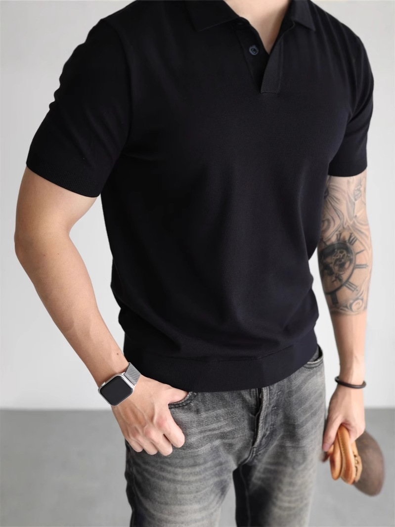 Camisa POLO con cuello en V americano, sentido de diseño para hombre, cuello de gaviota, tejido retro, manga corta, camiseta de color sólido, modelos de primavera y verano