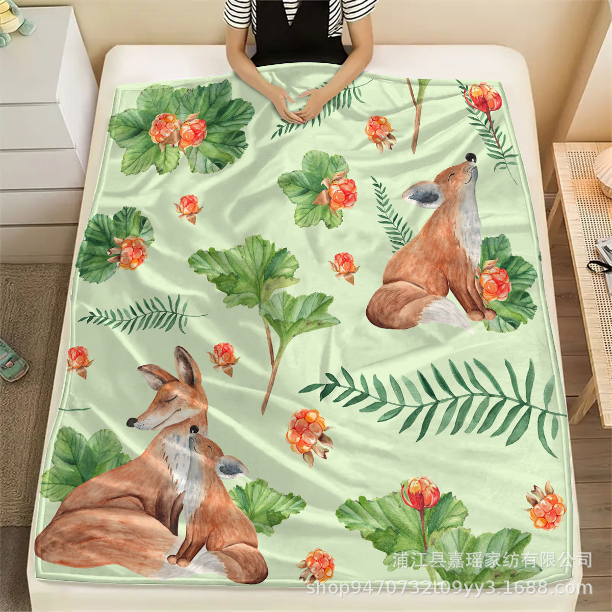 Cute and Good-Looking Small Animal Flannel Blanket, Leisure Blanket, Air-Conditioning Blanket, Lunch Break Blanket