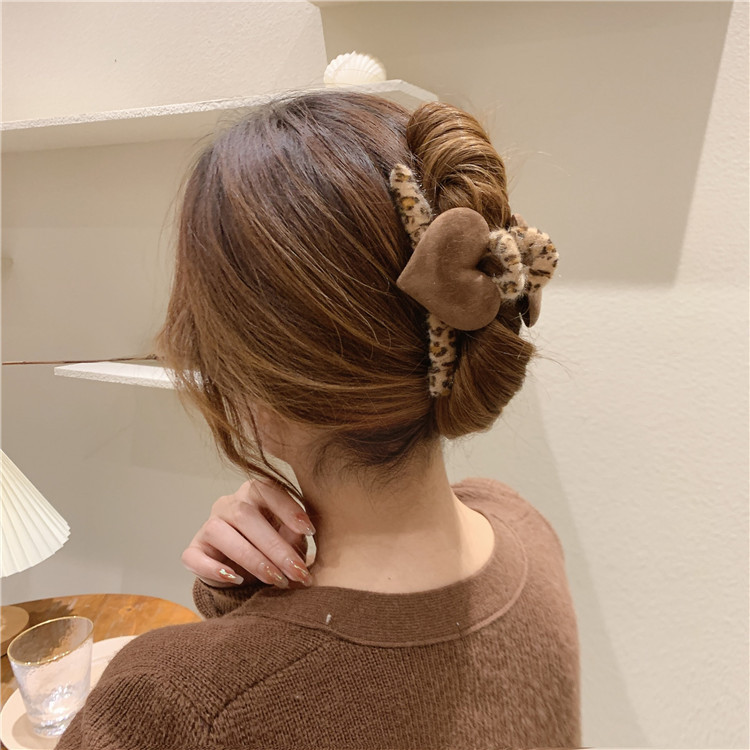 Outdoor, Shopping Occasion Women's Sweet Heart Shape Leopard Plush Hair Claws