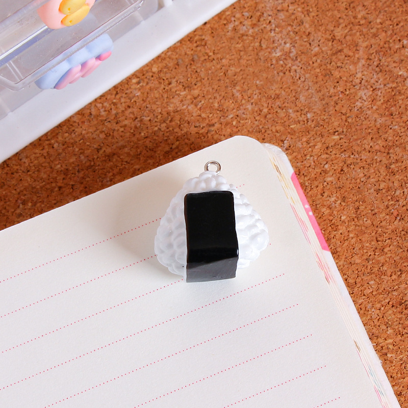 삼각형 주먹밥 액세서리 (손톱 포함)