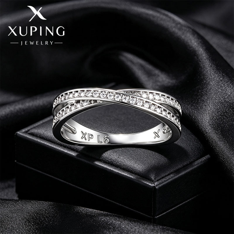 Xuping lujoso diseño ligero anillo de diamante de aleación de apertura de alta calidad anillo de moda personalidad anillo de novia