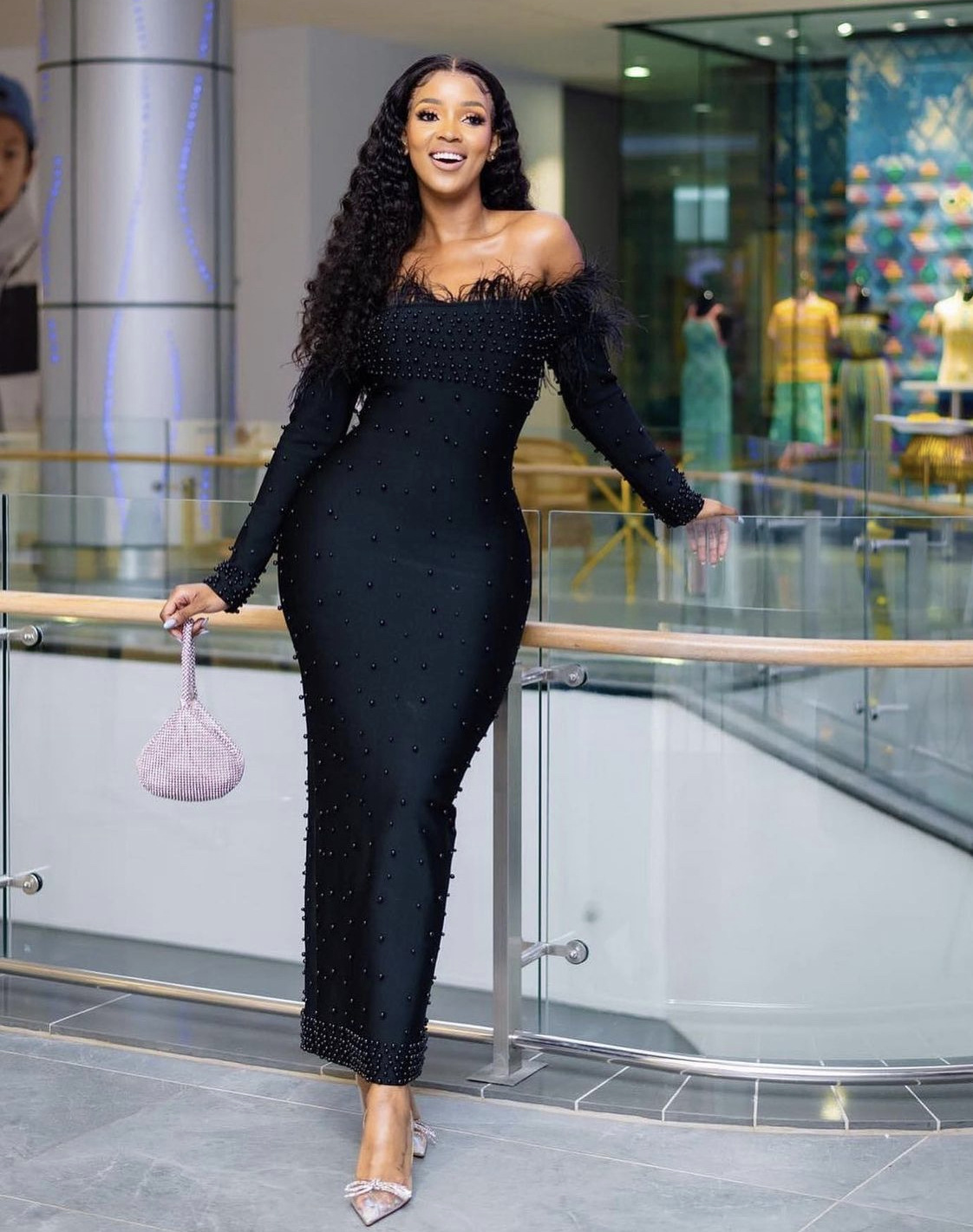 Vêtements pour femmes robe bandage pour femmes une épaule plumes perles mode jupe longue mince_voghion.com