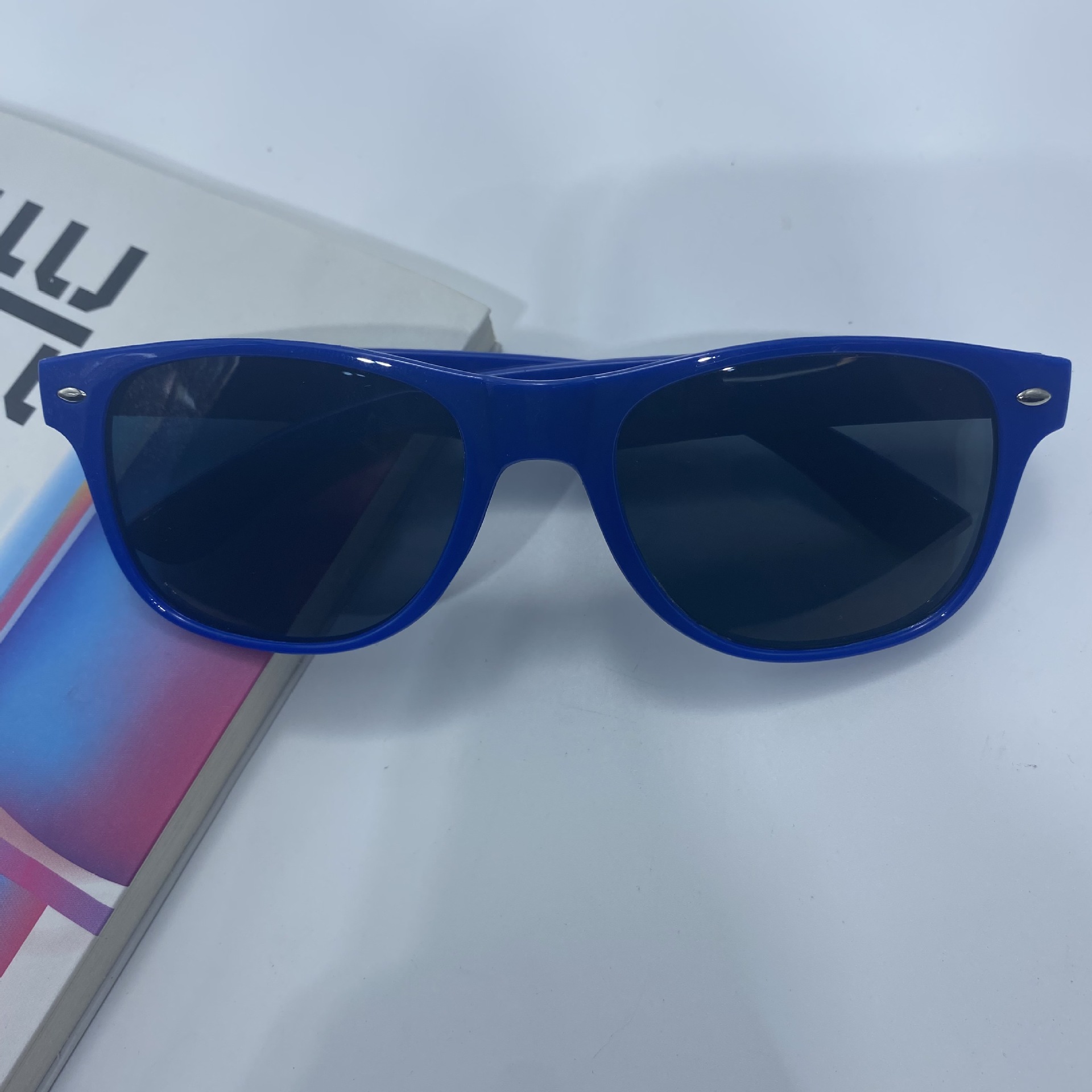 50g Weight Full Frame Glasses Structure Sunglasses Classification PC, UV400 Protection Lens Material Oval Frame Glasses Style Outdoor, Travel Occasion Rainbow Pattern Unisex Gender Hip-Hop, Streetwear Style Hip-Hop Streetwear Rainbow PC UV400 Protection Oval Frame Full Frame Women's Sunglasses 2