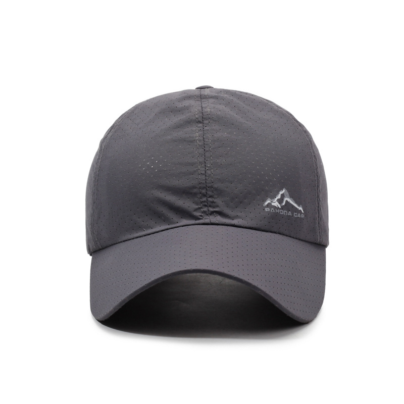 Zomerse zonbeschermende sneldrogende pet voor heren, geschikt voor buitenactiviteiten en reizen. Ademend, geperforeerd mesh met print van een bergtop. Baseballpet._voghion.com