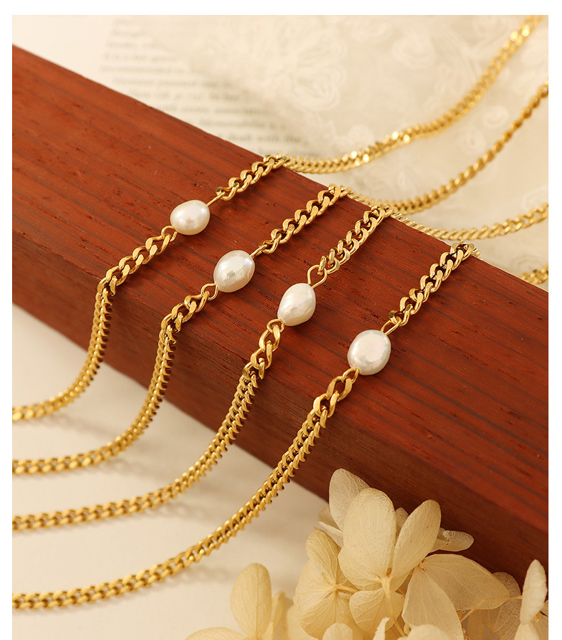 Fashion Inlaid Pearl Titanium Steel 18k Gold Necklace Wholesale display picture 5