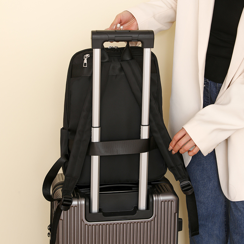 Venta directa de fábrica 2024 nuevo estilo coreano de las mujeres de nylon mochila simple todo partido Gran capacidad ordenador estudiante mochila