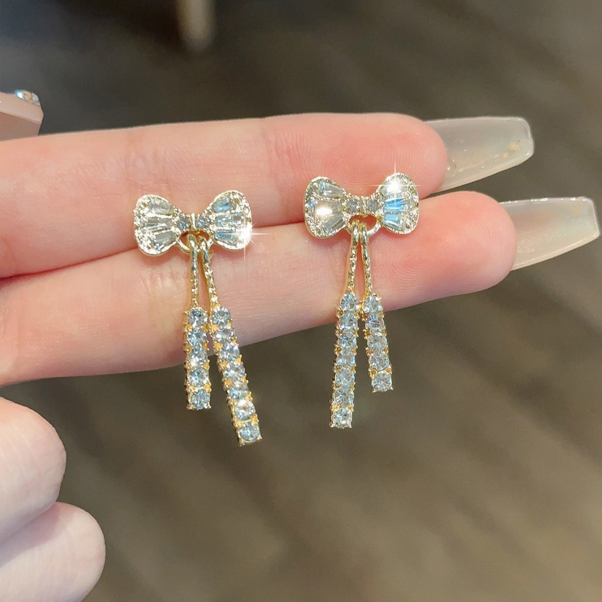 @Oferta Especial@ Pendientes de Cristal con Lazo Coreano 2025, Modernos y Elegantes, Diseño de Lujo Ligero