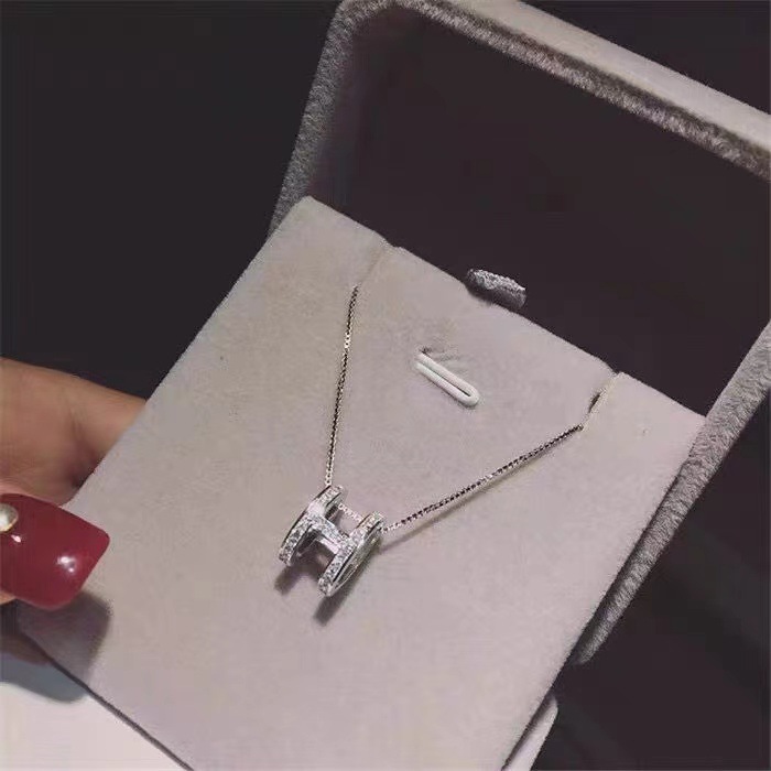 项链批发女ins气质高级感H字母简约酷潮辣妹时尚项链配饰搭衣服
