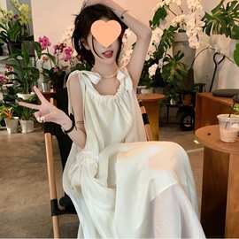 海边度假白色吊带连衣裙2024新款法式无袖沙滩长裙春裙子仙女夏季