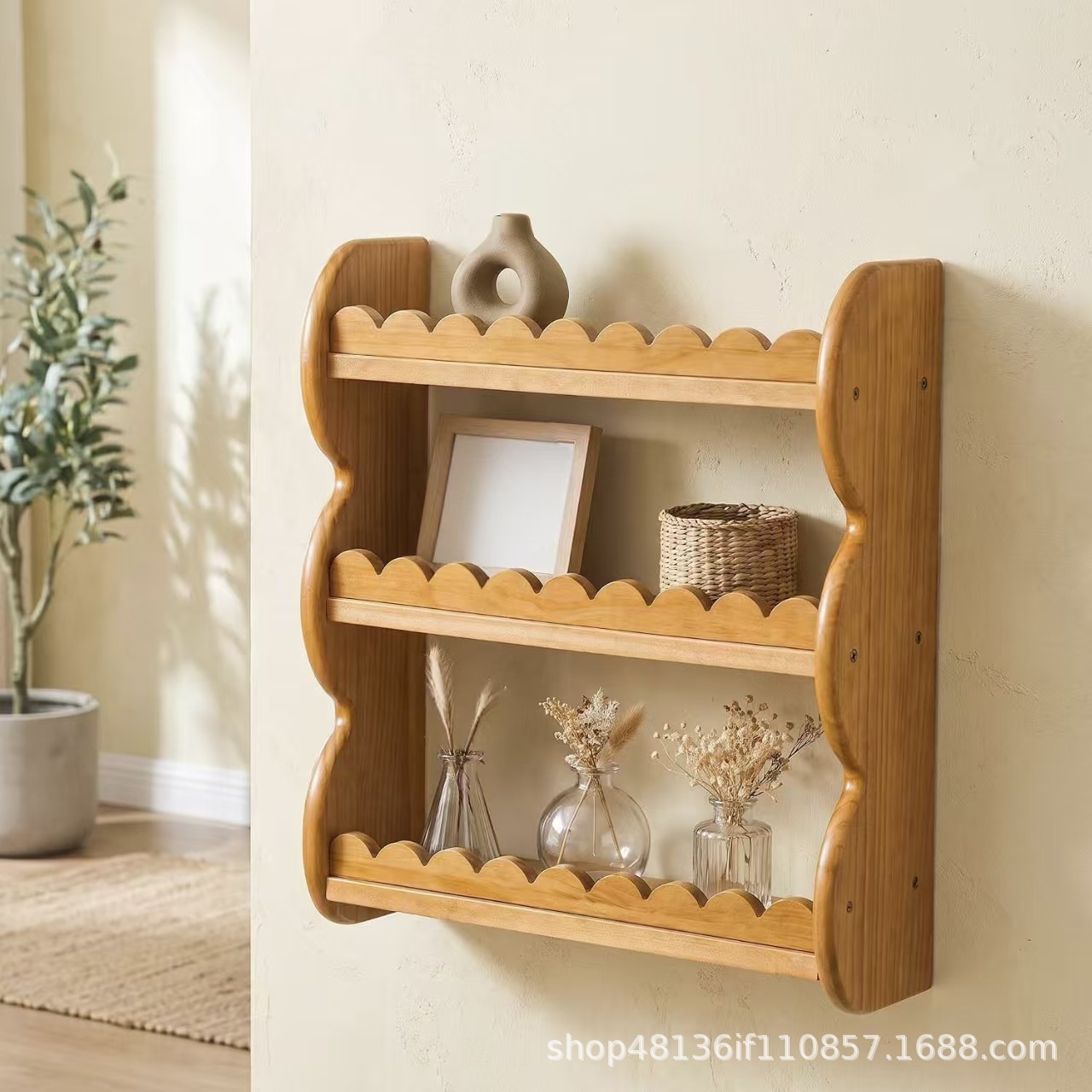 Wooden wall-mounted shelf, solid wood three-layer wall decorative storage rack, hanging storage rack