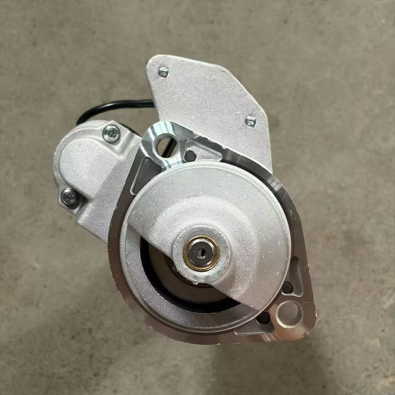 04132652 is suitable for Deutz TCD 2.9 starters, Kramer 80858095, and Terex TC85