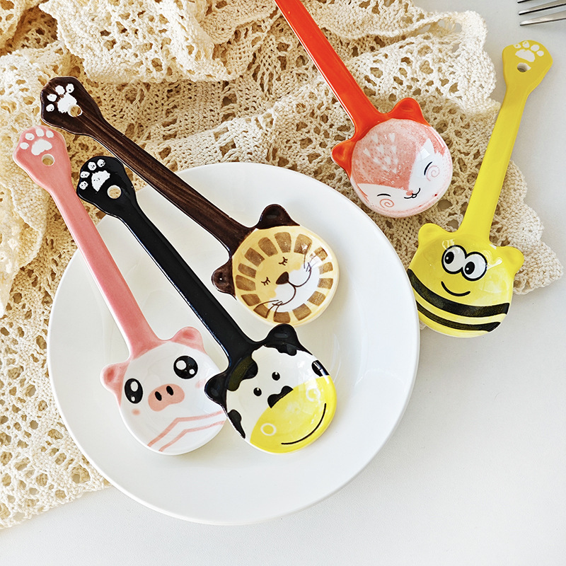 Cucharas de dibujos animados de cerámica creativa al por mayor cucharas de red cucharas rojas cucharas de sopa cucharas de animales lindos cucharas de alargar cucharas