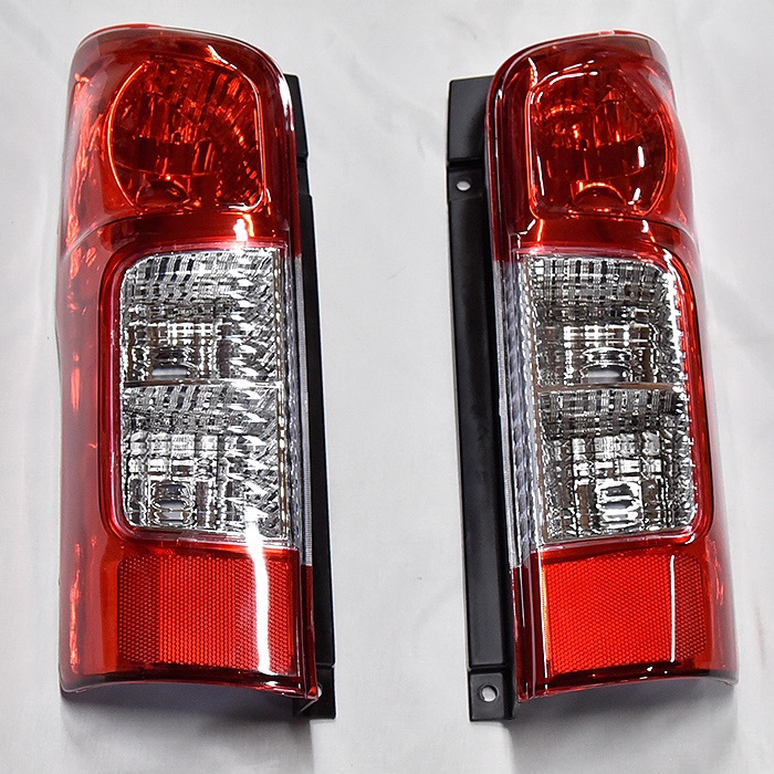 Para Nissan URVAN E26 NV350 Luz de dirección trasera Luz de freno trasera Luz trasera Serie 2014