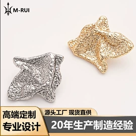 钮扣;胸针;腰部配件