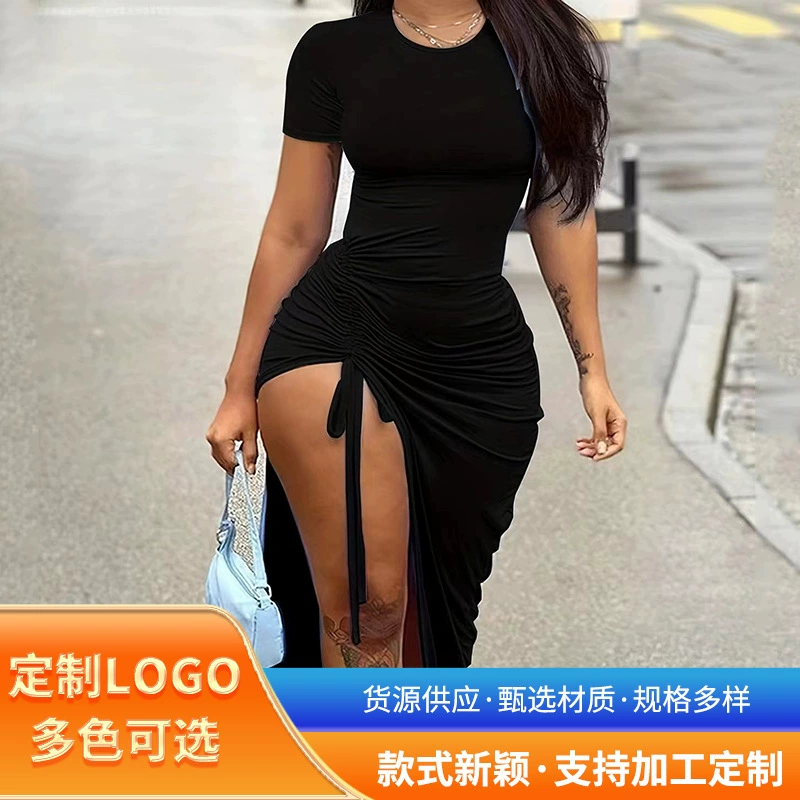 Женское платье AliExpress 2025 в европейском и американском стиле, сексуальное, облегающее, с круглым вырезом, однотонное, с драпировкой, разрезом и асимметричным коротким рукавом