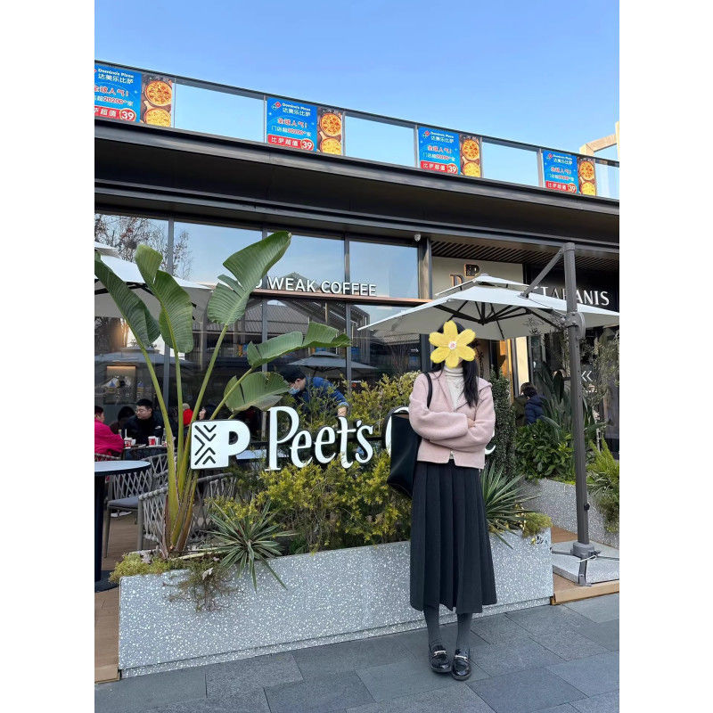 灰色の毛の半身のスカートの2024春と秋の女性のハイウエストのデザイン感の小さい衆の百パートナーのスカートの長いタイプのa字のスカートの女性