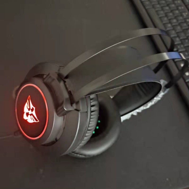 Office Home e-sports game headset with microphone headset dedicated chicken colorful luminous wired computer headset