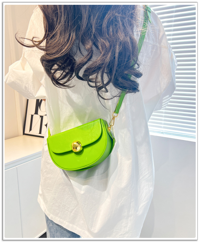 Pequena mala de ombro feminina estilo coreano na moda_voghion.com