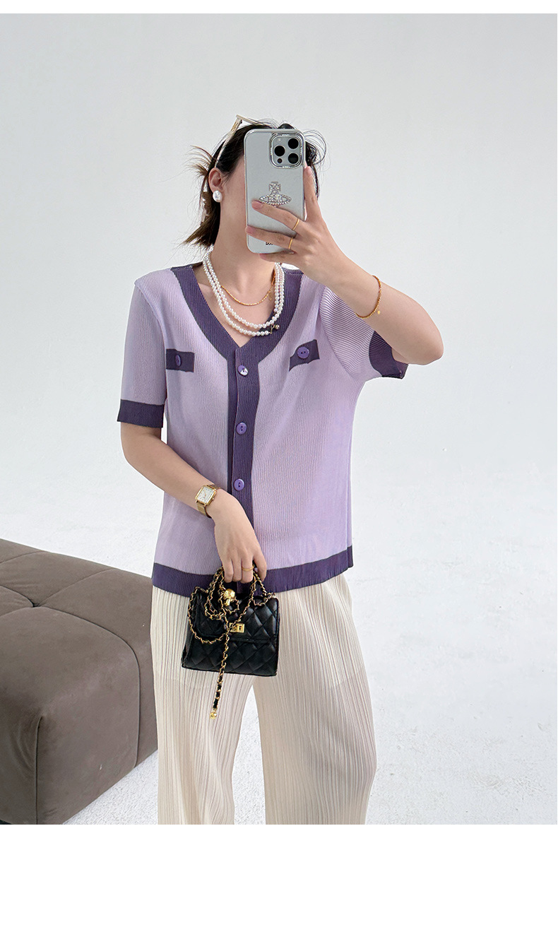 Áo phông ngắn tay cổ chữ V phong cách Chanel, thiết kế màu tương phản kiểu ngắn — Màu đen chi tiết 22
