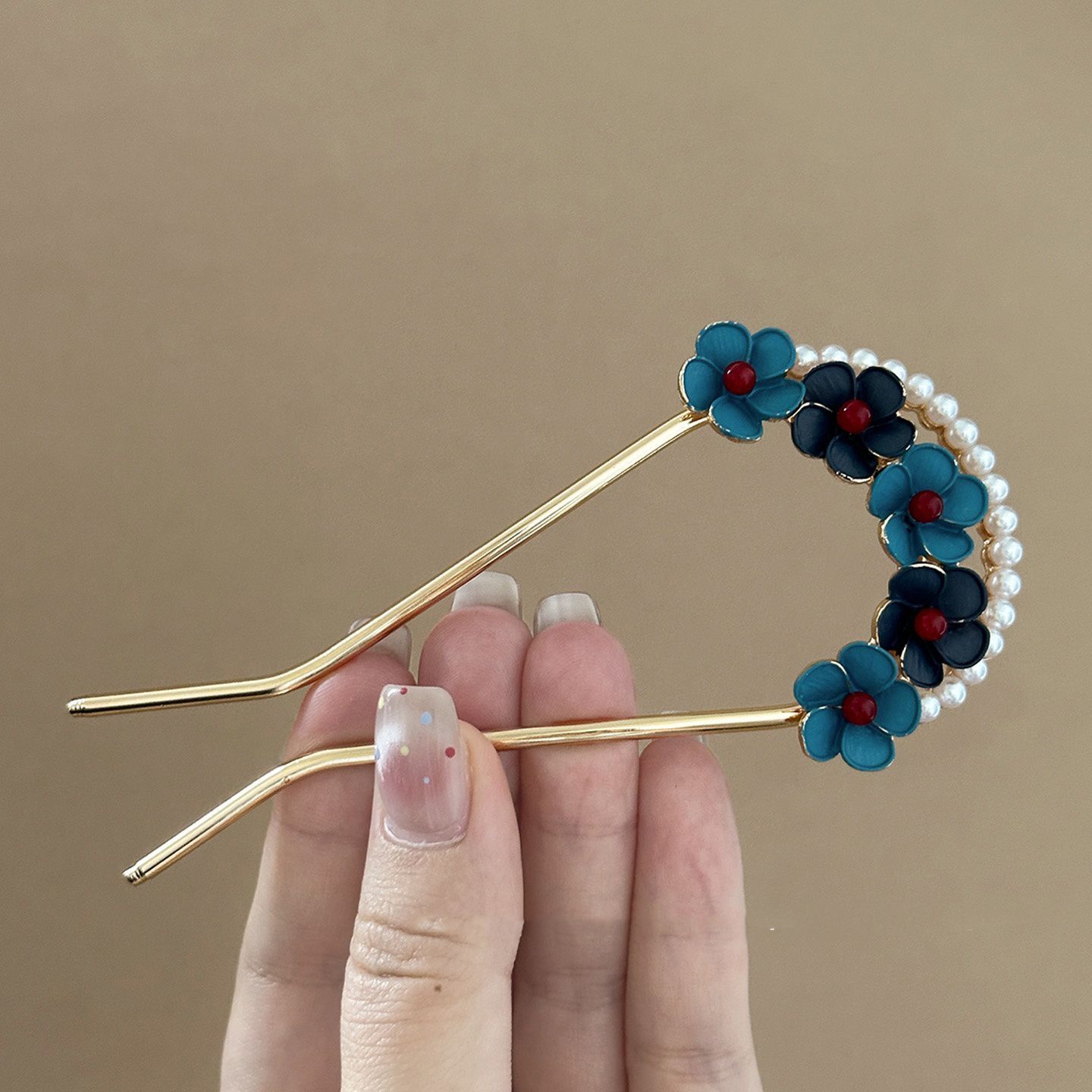 Guofeng imita flor azul quemada perla en forma de U bandeja de alpinadores de cabello nuevos productos de ropa china cheongsam accesorios de mujer explosión