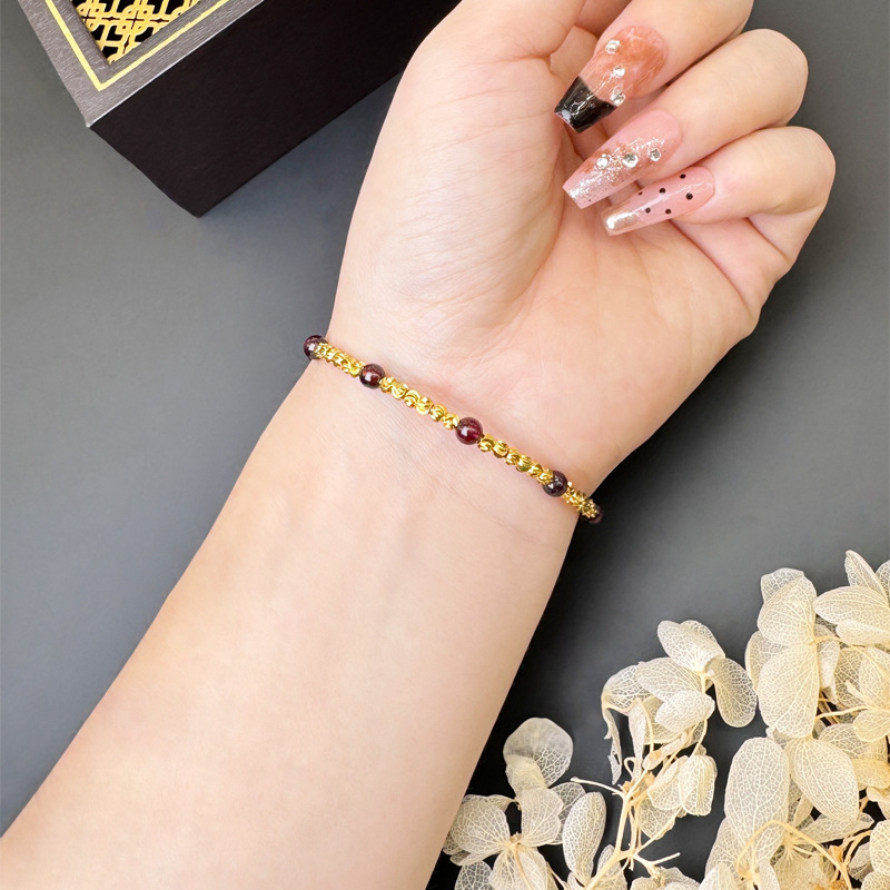 Nuevos productos de verano de oro de Vietnam no se desvanecen durante mucho tiempo imitación de pulsera de rubí lengüeta empujar y tirar ajuste de fábrica suministro directo