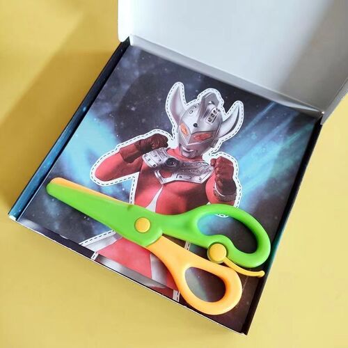 Children's piggy handmade DIY kindergarten baby Peppa Pig interesting three-dimensional origami book 3 years old 5 girls paper cutting 6