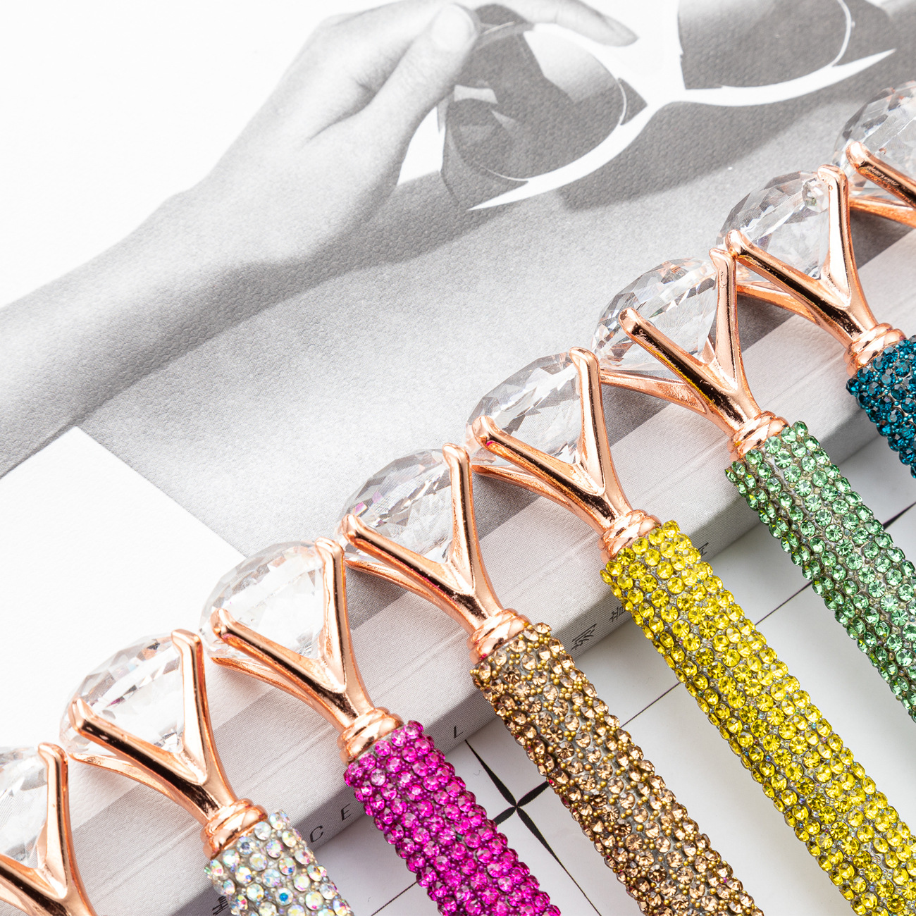 包鑽大鑽石圓珠筆少女學生文具旋轉金屬筆水晶鑽石筆廣告禮品筆