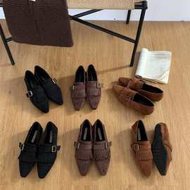 英伦风尖头深口低跟小皮鞋女2025秋冬新款小众绒面复古流苏单鞋