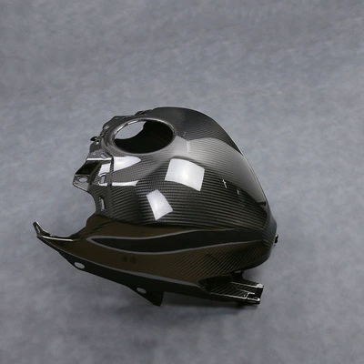 Car shell R3 fuel tank cover carbon