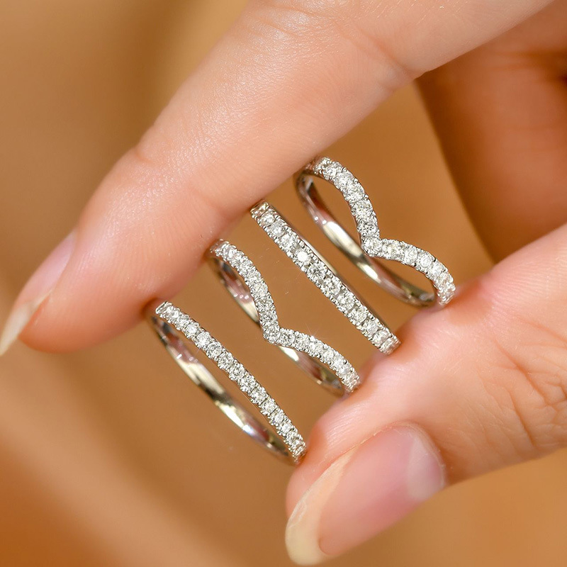 Douyin live broadcast V-shaped simulated moissanite diamond ring can be stacked with a row of diamond rings for women's fashion live mouth tail ring