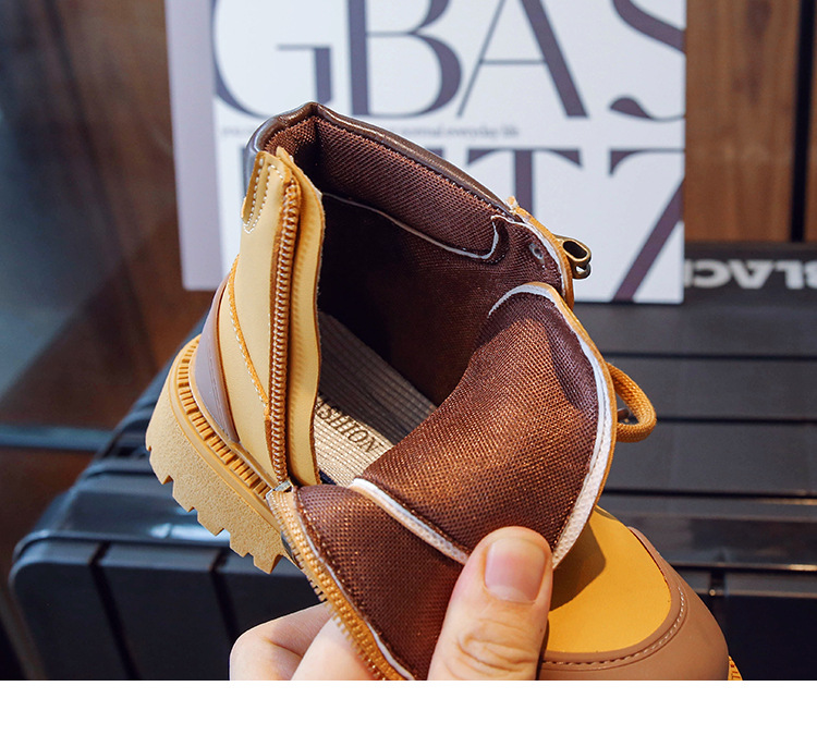 Barnens små gula stövlar 2023 höstnya pojkar engelska martinstövlar flickor korta stövlar enkla stövlar mellanstora_voghion.com