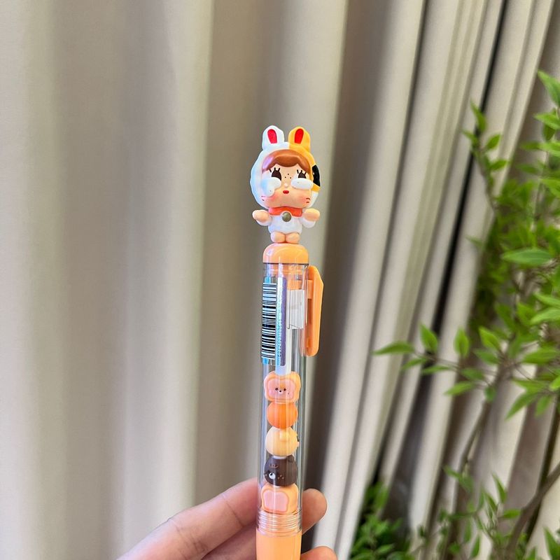 泣いている赤ちゃんを変える、かわいい赤ちゃんを変える、ニュートラルペン、クリエイティブなDIY楽しいペン、かわいい学生|undefined