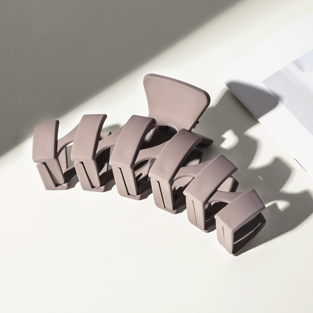 Oversized Shark Hair Claw Clip, Korean Morandi Style Hair Accessory_voghion.com