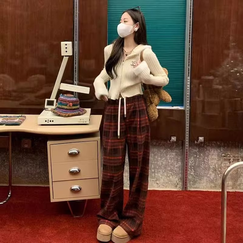 Maglione con cappuccio ispirato al design per le donne in autunno e inverno, nuovo stile coreano di alta qualità, vestibilità attillata, stile corto, lungo_voghion.com