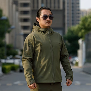 定制鲨鱼皮软壳冲锋衣迷彩服夹克抓绒加厚战术服连帽外套厂家