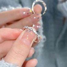 2025新款小清新高级轻奢可调节女戒指素圈缠绕款食指小众设计网红