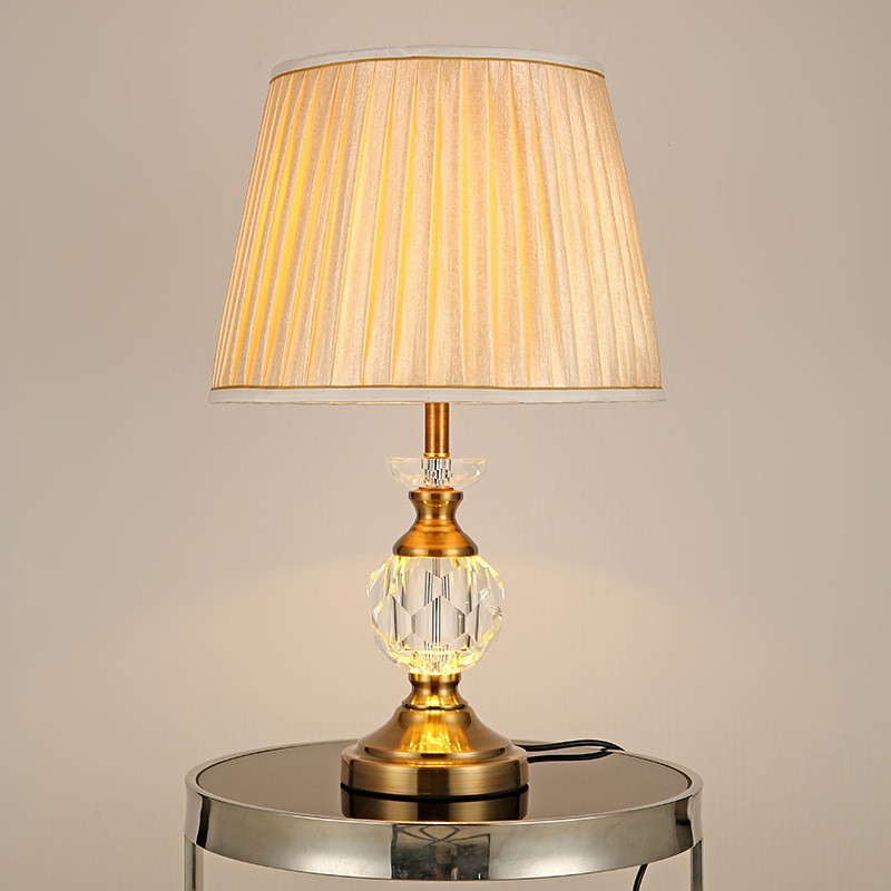 Lámpara de escritorio de cristal europea dormitorio de hotel cabecera de cama americana moderna decoración de tela simple lámpara de escritorio de cristal