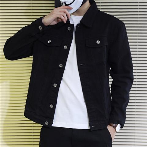 春秋の男性のデニムのコートは身を修めます。