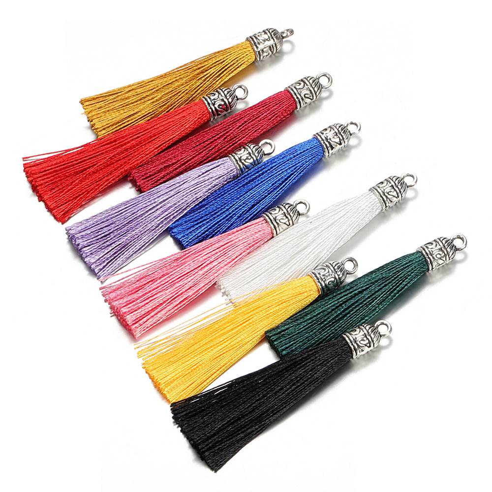 Hair accessory with tassels