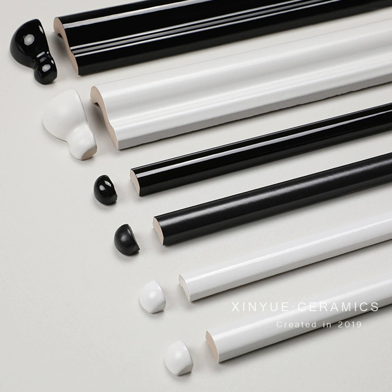 Новые плитки для ванной комнаты, полоски для плинтуса в скандинавской кухне с закругленными углами, половина стены.