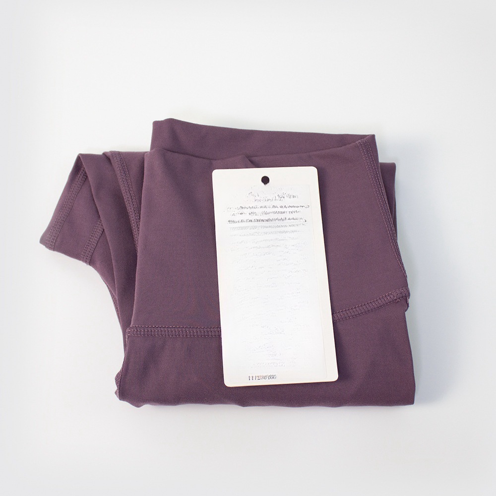 Iris pantalones morados sin vergüenza