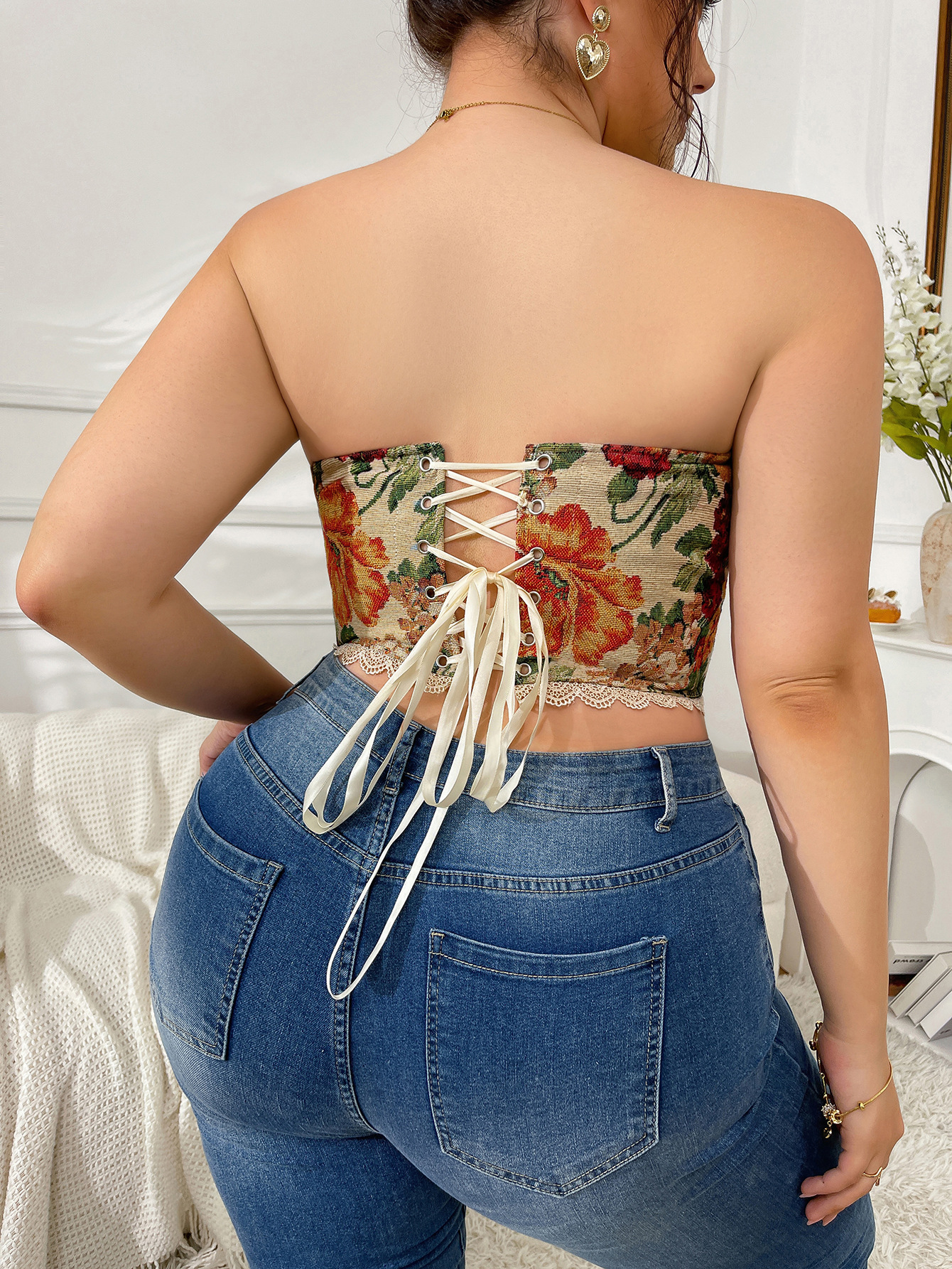 Gran tamaño retrógrado corsé de hueso de pescado francés cruzado sexy chaleco de flores envueltas en el pecho correa superior nueva moda de mujer