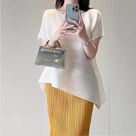 连衣裙;时尚休闲套装;女式T恤