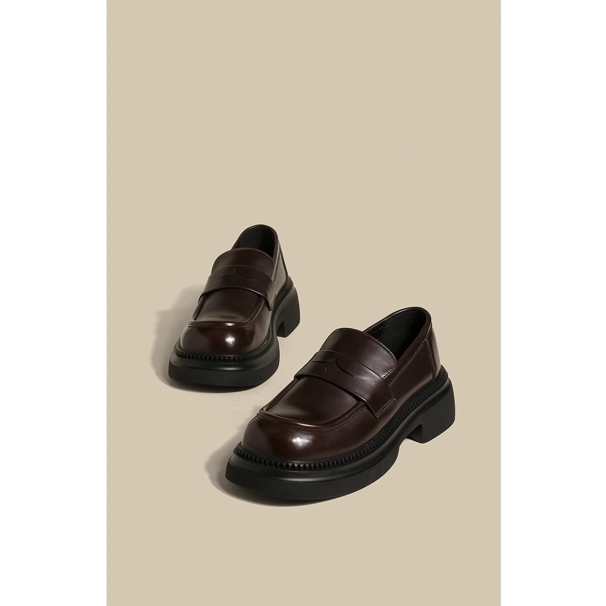 Женские лоферы на толстой подошве, новые коричневые кожаные туфли в британском стиле, весна 2024 года, пригородные туфли на увеличенной мягкой подошве